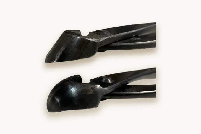 Différence entre la pince standard à 45 degré et courbée