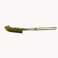 Outils pour bonsaï spécialisés: Les brosses rigides, conçues pour les écorces plus résistantes.
